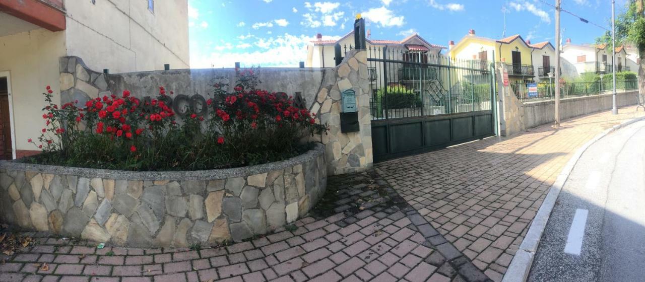 La Petite Maison Apartamento Ateleta Exterior foto